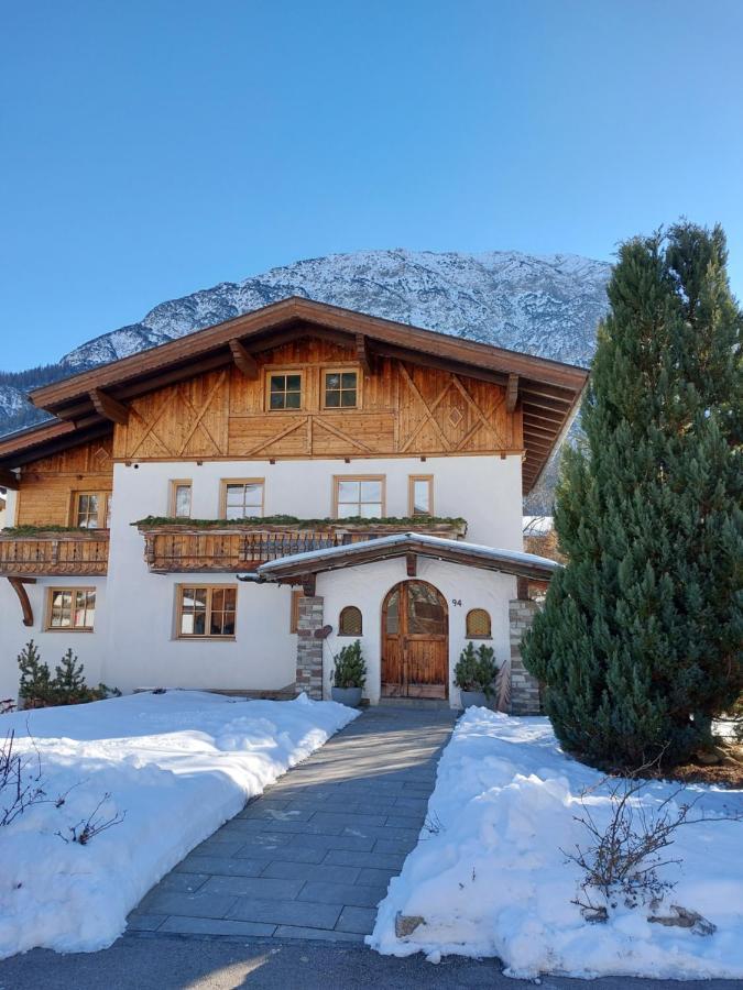 Foersterhaus Apartment Holzgau Exterior photo